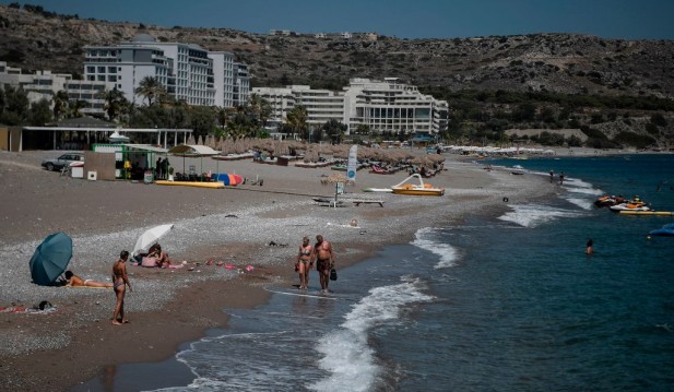 British Man Dies After Being Struck by Lightning in Greece