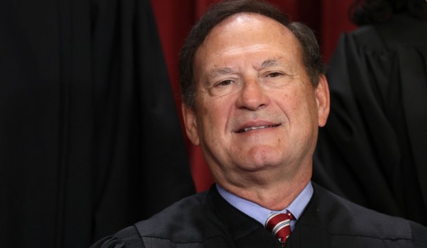 SC Justice Samuel Alito and inverted us flag