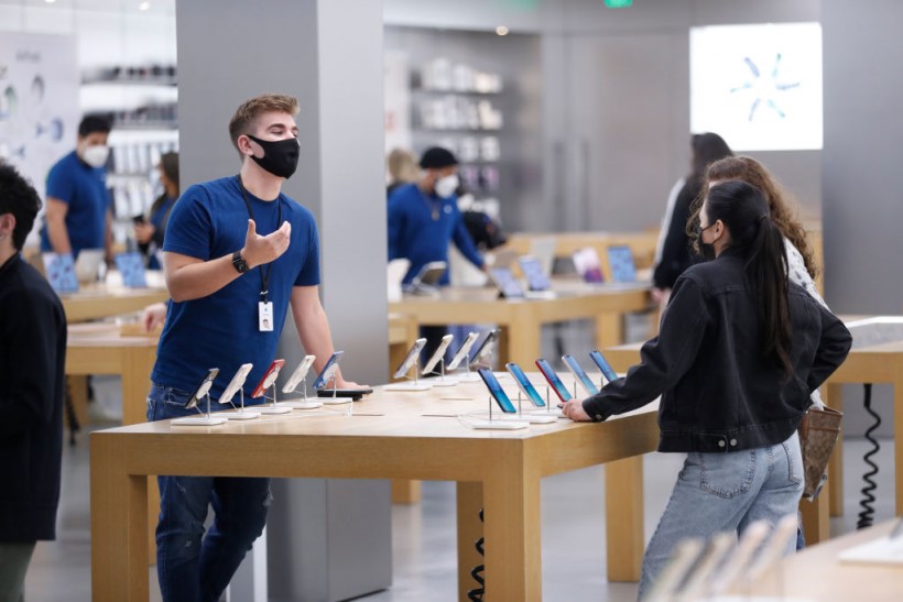 Apple Store Employees