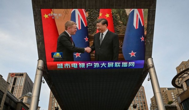 NZ PM Hipkins Visits China to Meet President Xi and Attend World Economic Forum