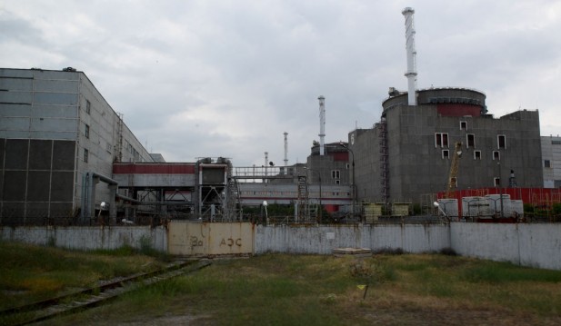Russia Reduces Military Presence Near Zaporizhzhia Nuclear Plant Amid Fears That Putin Prepares for Sabotage