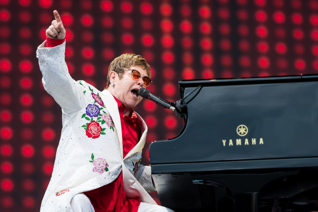 Elton John Says Goodbye in Final Night of Farewell Tour HNGN