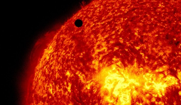 Cannibal Sun Eruption Expected To Cause Radio Blackouts at Earth's Poles