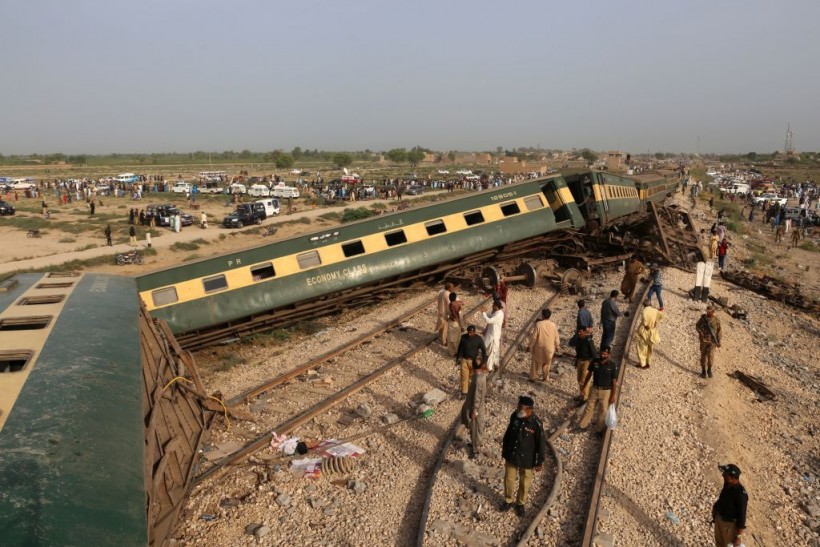 PAKISTAN-TRAIN-ACCIDENT
