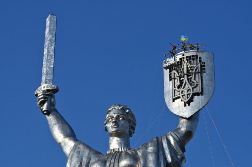 Hammer Down, Trident Up: Ukraine Removes Soviet Symbols from Mother Ukraine Monument, to be Replaced with Tryzub Emblem
