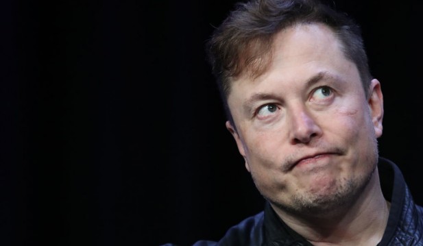 'Valorant' Fans Mock Elon Musk in Los Angeles—Chanting 'Bring Back Twitter'; His Supporters Heckled Back   