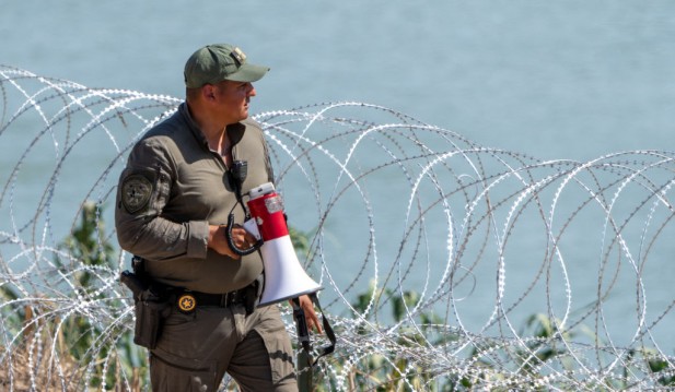 US Troops at Border with Mexico to Stay Until Sept. 30