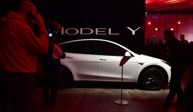 Why Tesla Model Y Battery Pack's Zero Repairability Flaw Should Worry You