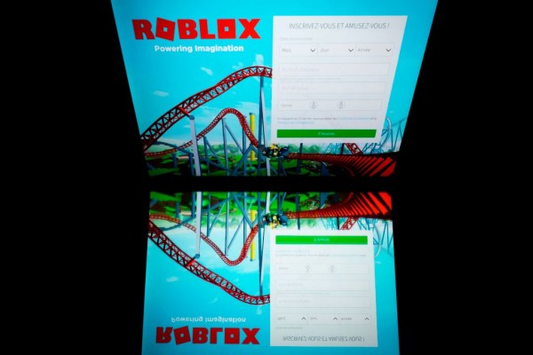 Roblox is letting game creators sell 3D goods, looks to boost revenue