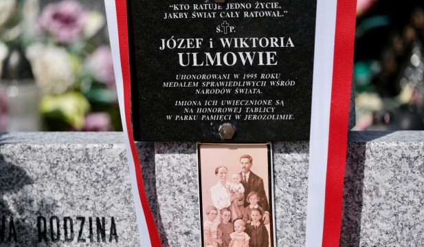 A Holy Family: Vatican Beatifies Polish Family of 9 Killed for Hiding Jews during Holocaust