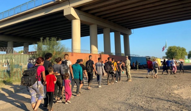 Texas Migrant Surge: El Paso Opens New Shelter Amid Influx of Asylum Seekers