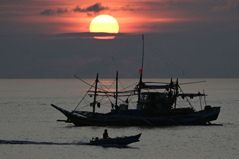 Philippines: Foreign Vessel Kills 3 Filipino Fishers—Is It A Chinese Boat? PCG Reveals Details
