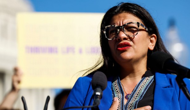 Rep. Tlaib Introduces Restaurant Workers Bill Of Rights