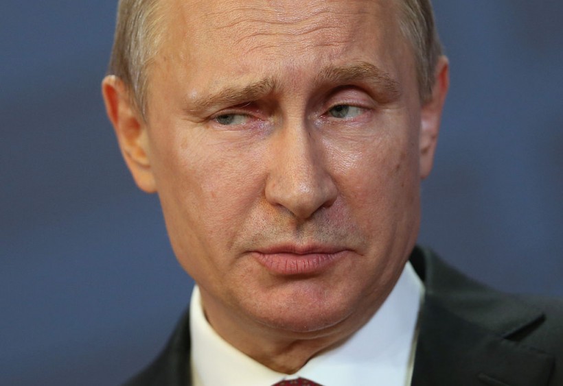 Vladimir Putin's Viral Video Confuses Netizens; Rumors Claim Russian President Using Face Fillers