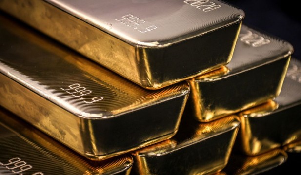 How to Sell Gold Without Getting Scammed—And Why It's a Good Time to Do It