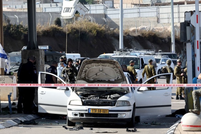 6 Injured After 3 Gunmen Attack West Bank Checkpoint Near Jerusalem
