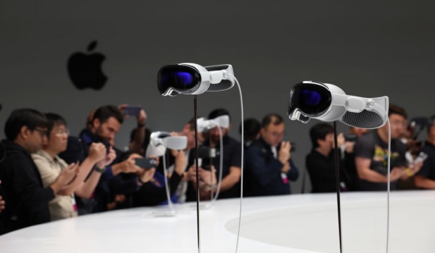 Apple Vision Pro Release Date: Tech Giant Could Release VR Headset in March 2024
