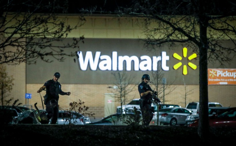 Michigan: Woman Bravely Steals at Walmart During 'Shop With Cop' Event—70 Police Officers Didn't Faze Her