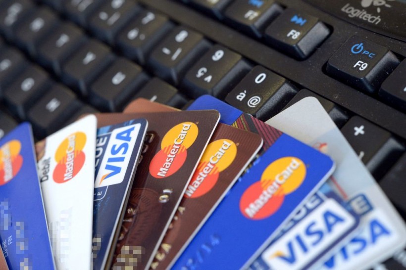 How To Protect Credit, Debit Card From Hackers: Here are Easy Tips to Follow During Holiday Shopping