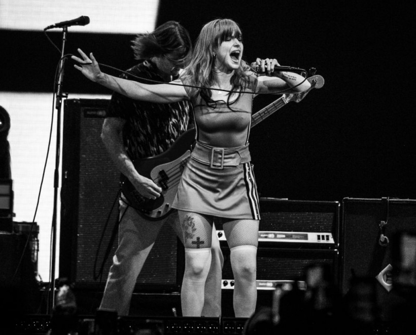 Paramore Removes Facebook Profile Picture, Creating Concerns Among Fans—Is the American Rock Band Really Disbanding?