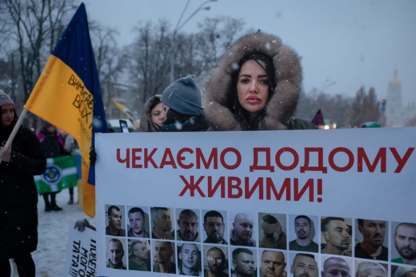 Russia Allegedly Forces Ukrainian POWs to Protest Against Ukraine—Using Them as Political Weapons