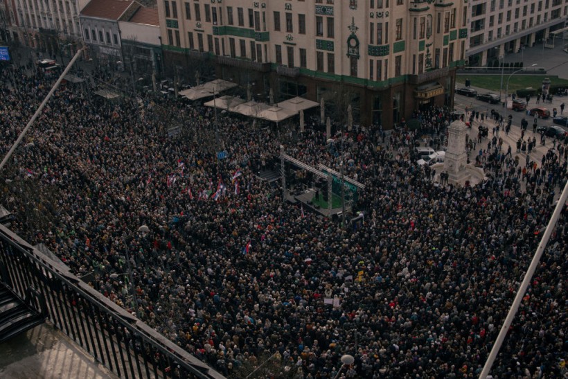 Belgrade's Anti-Government Road Blockade Culminates With Protest Calling Electoral Fraud
