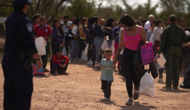 DOJ Sues Texas Over New Law Allowing Migrant Arrests; Prosecutors Describe It as Unconstitutional