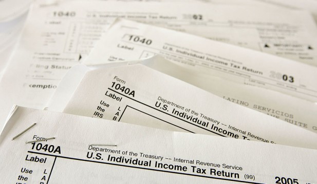 California Tax Payers Rush To Meet Tax Filing Deadline