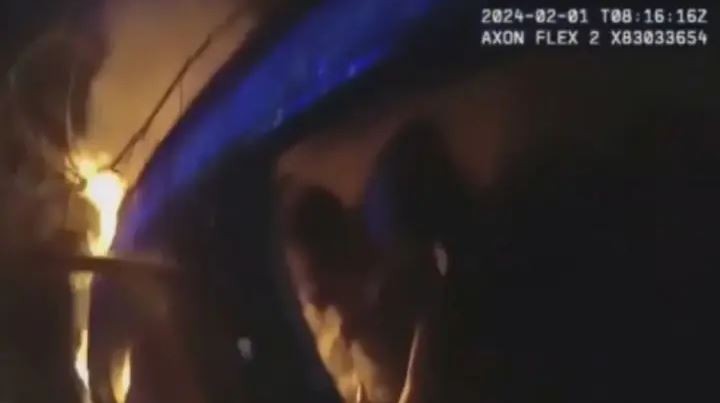 [VIDEO] Georgia Deputies Rescue Motorist from Burning Car