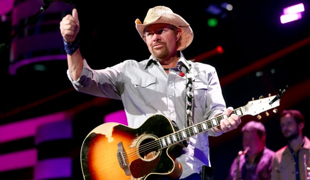 [UPDATE] Toby Keith's Death Sparks Stomach Cancer Awareness Calls as Doctors Warn Symptoms are Easy To Miss