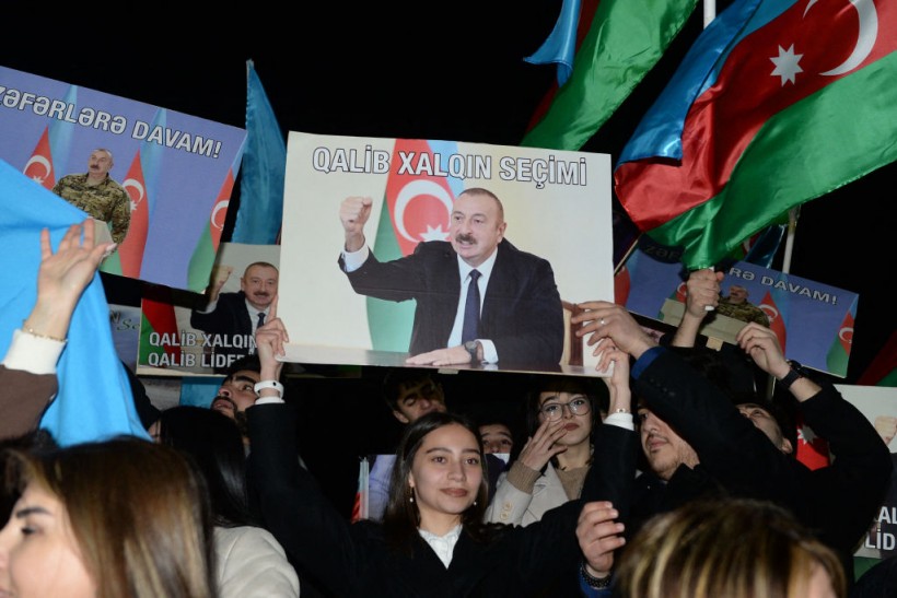 TOPSHOT-AZERBAIJAN-POLITICS-VOTE
