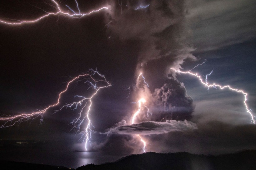 [STUDY] How Can You Survive Lightning Strikes? Simply Getting Your Skin Wet Could Be the Answer, Experts Claim