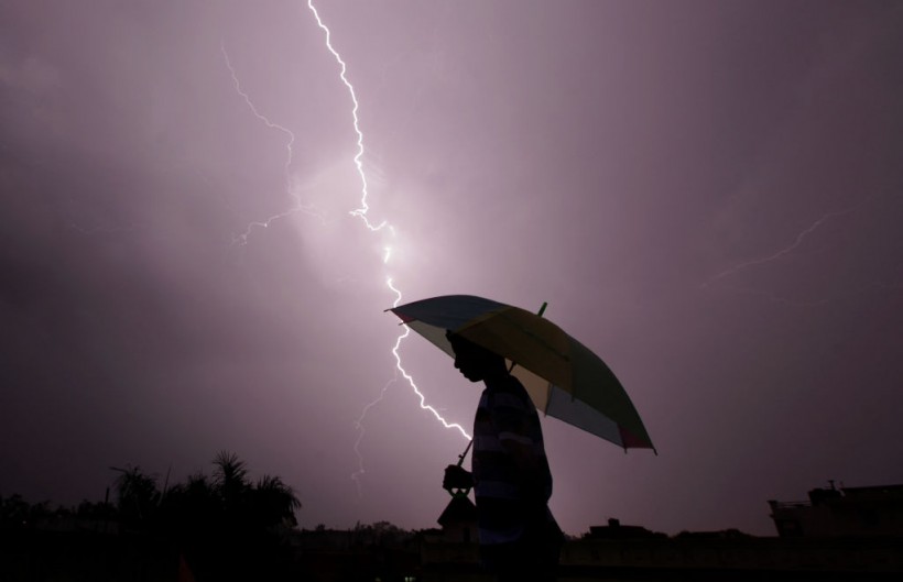 [STUDY] How Can You Survive Lightning Strikes? Simply Getting Your Skin Wet Could Be the Answer, Experts Claim