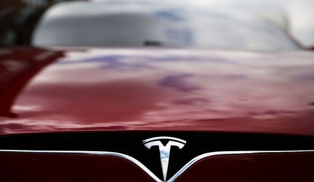 NYC Wage Gap Crackdown: Tesla, News Corp Face Complaints Under Pay Transparency Law