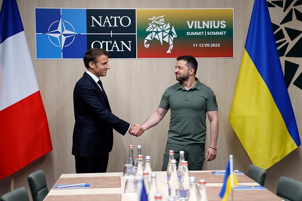 TOPSHOT-LITHUANIA-FRANCE-UKRAINE-NATO-DEFENCE-POLITICS-DIPLOMACY