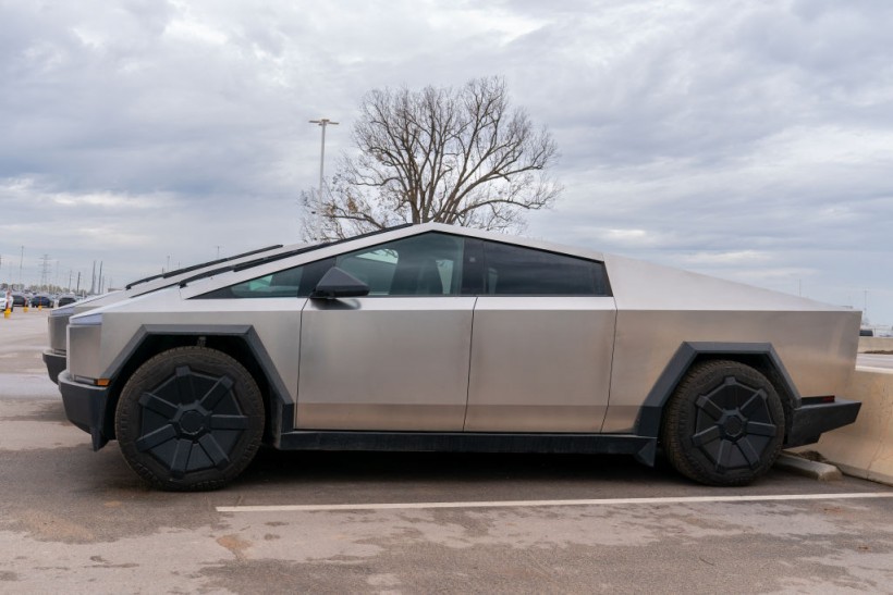 Tesla Cybertruck Easily Corrodes Despite Being Made of Stainless Steel, Claim EV Owners