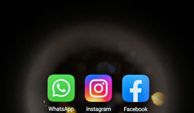 RUSSIA-INTERNET-FACEBOOK-WHATSAPP-INSTAGRAM-OUTAGE