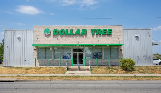 Dollar Tree to Close Almost 1.000 Stores After Missing Wall Street Predictions