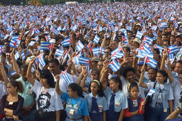 Thousands of Cubans rally 10 June, 2000