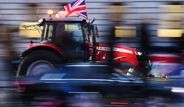 Farmers’ Protest Crosses Channel: British Farmers Roll Into London on Tractors to Oppose Food Trade Deals
