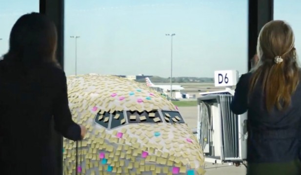 Plane at DFW Airport Covered in Sticky Notes