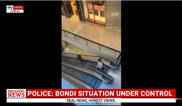 Man Confronts Australian Mall Stabber