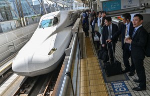 Snake on a Train! Japan's Shinkansen Train Service Delayed by 17 Minutes Due to 40cm Serpent