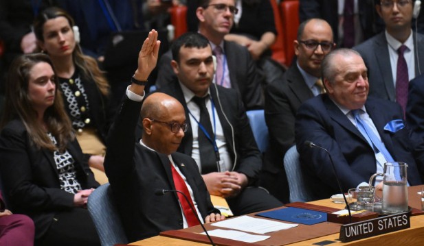 US Vetoes UN Security Council’s Vote to Induct Palestine Into Organization