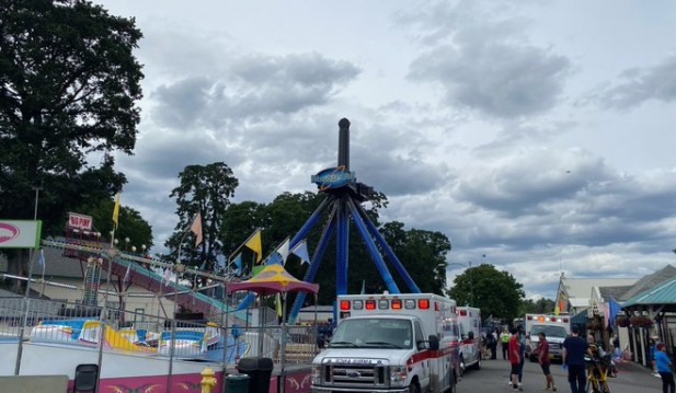 People rescued from amusement park ride