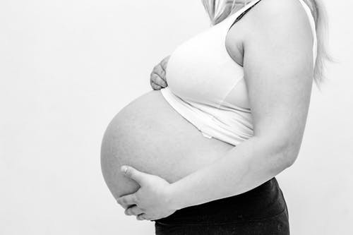 Study seeks to guide maternal weight gain in twin pregnancies
