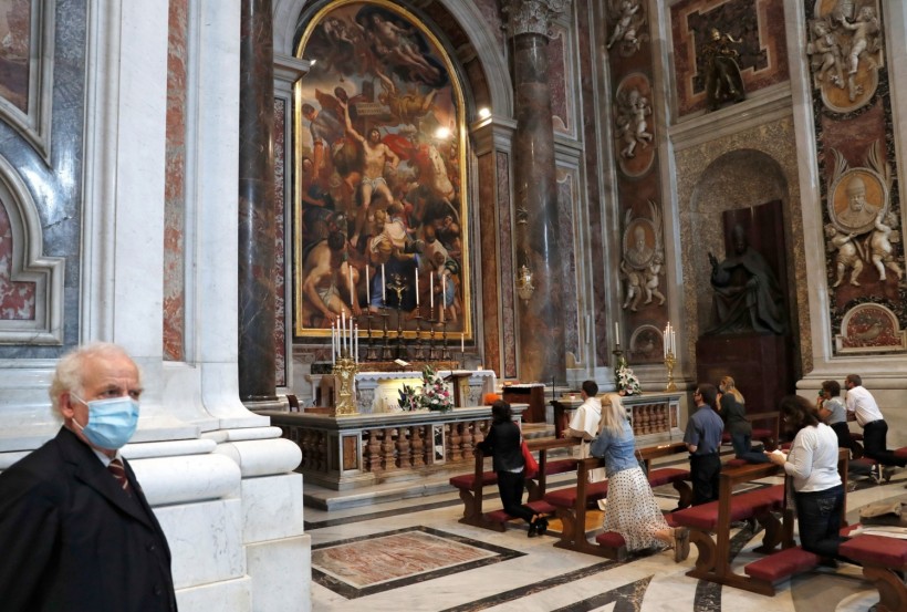 St. Peter’s Basilica to Re-open for the Faithful as Italy Eases Restrictions