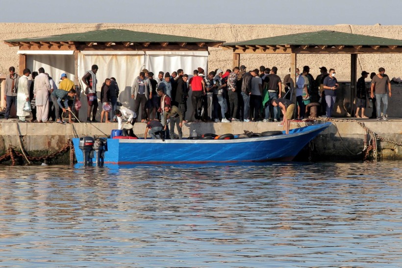 Migrants arrive on Lampedusa Island