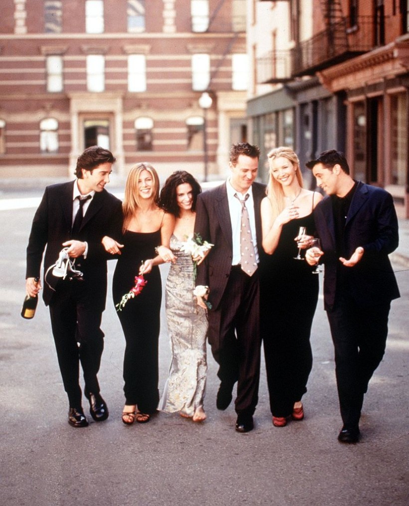 The Cast Of Friends 1999 2000 Season From L R: David Schwimmer Jennifer Aniston Courteney Cox
