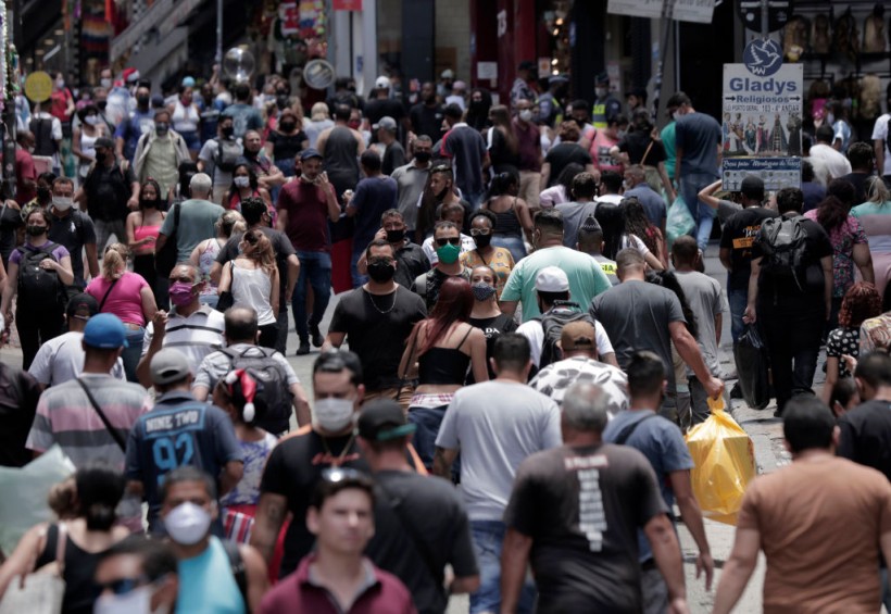 Christmas Shopping at Popular Streets in Sao Paulo Amidst the Coronavirus (COVID-19) Pandemic